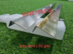 Nẹp inox chống trơn L50 gân