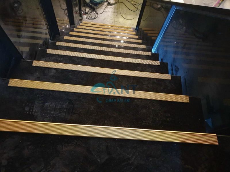 Ứng dụng nẹp inox chống trượt