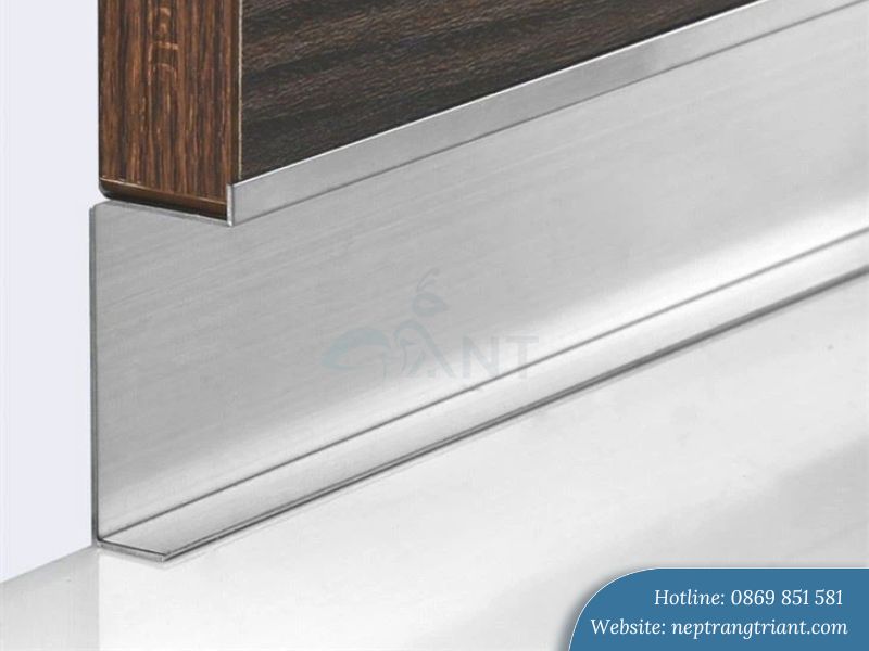 Nẹp chân tường âm che khe hở thẩm mỹ